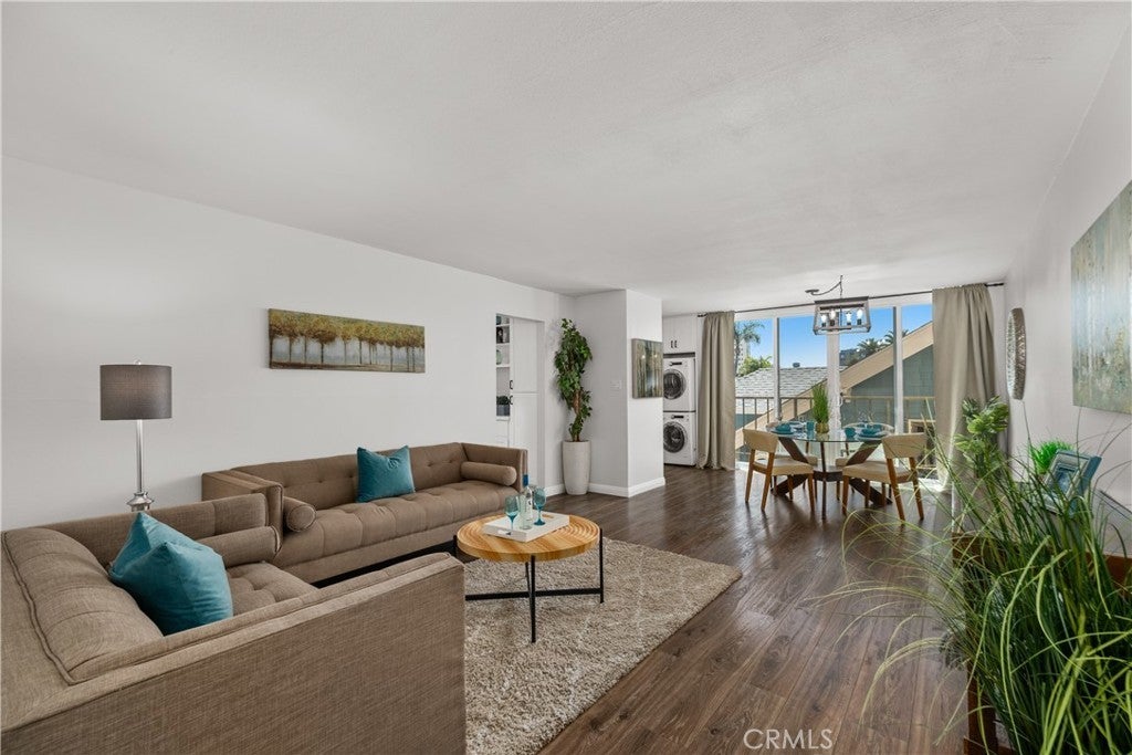 Photo of Listing #PW25096657