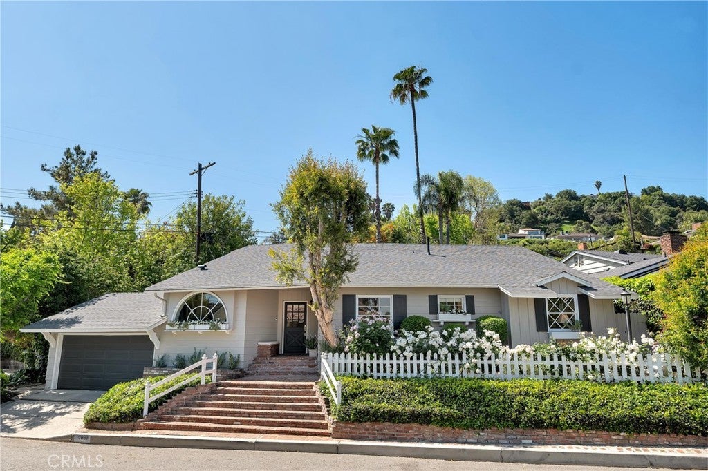 Photo of Listing #SR25095785