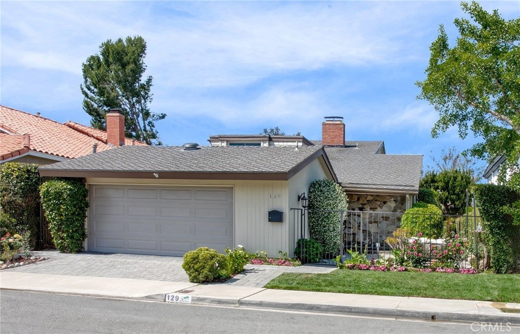 Photo of Listing #NP25096420