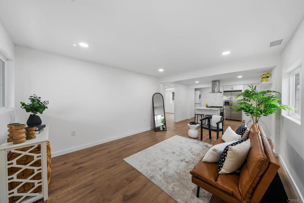 Photo of Listing #PTP2503186