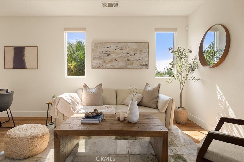 Photo of Listing #PW25097437