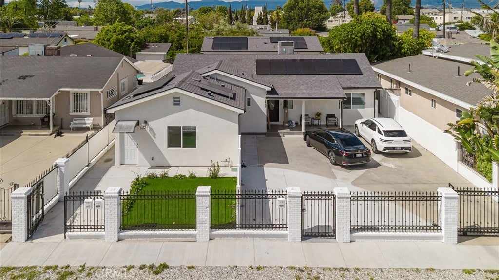 Photo of Listing #SR25093390