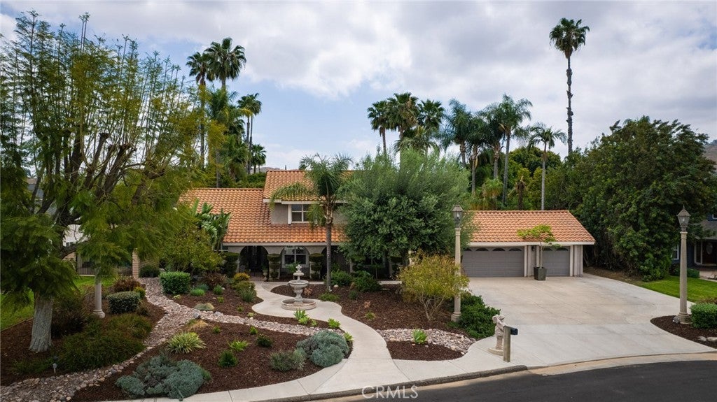 Photo of Listing #IV25097429