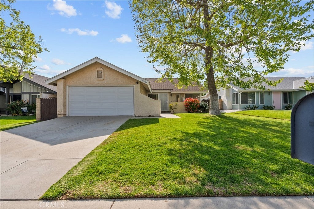 Photo of Listing #SR25097302