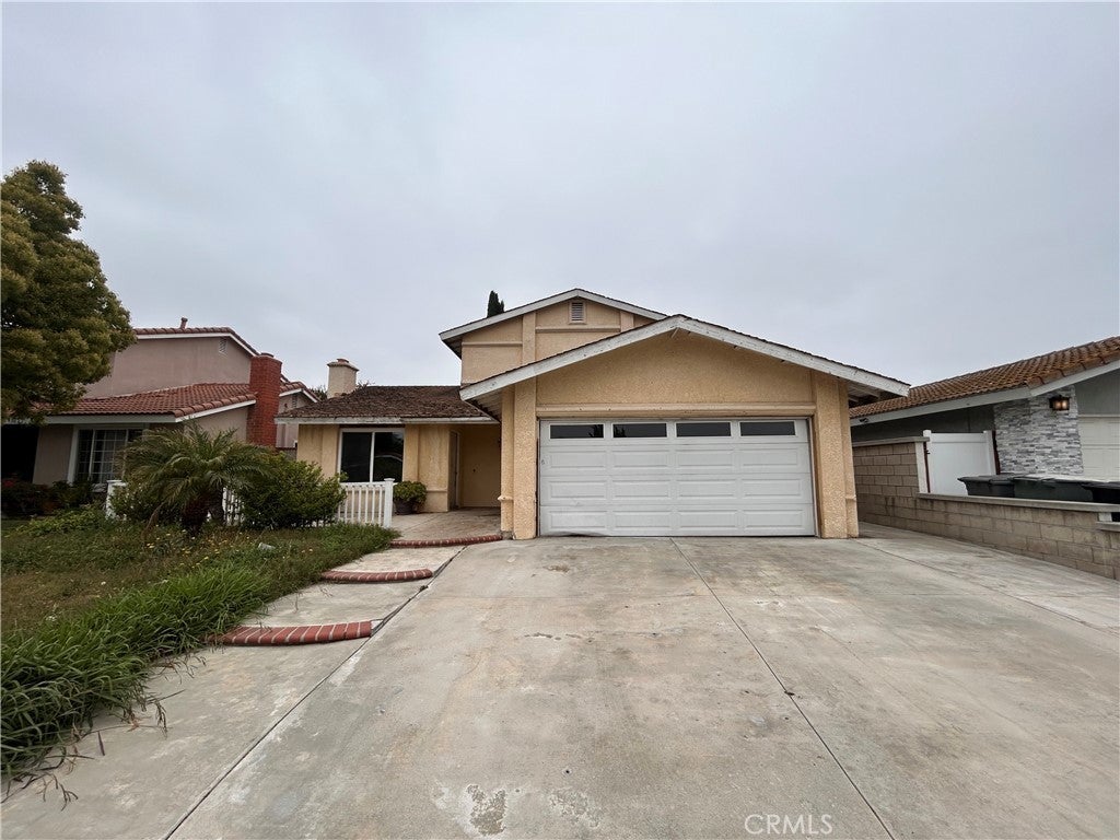 Photo of Listing #IV25097726