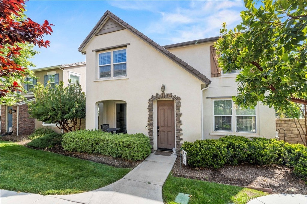 Photo of Listing #SR25097370