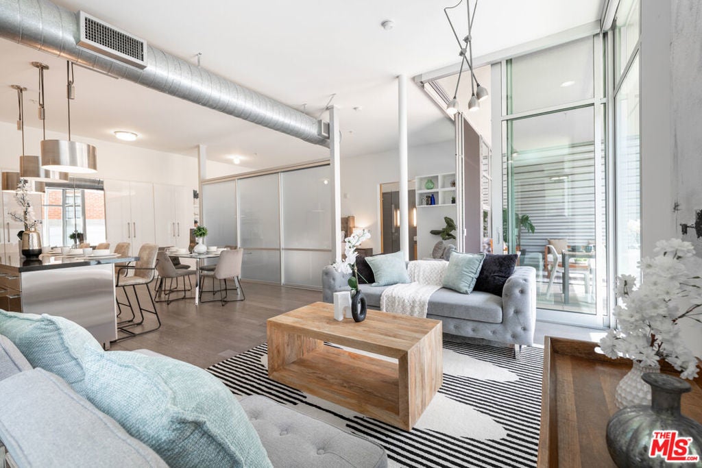 Photo of Listing #25533703