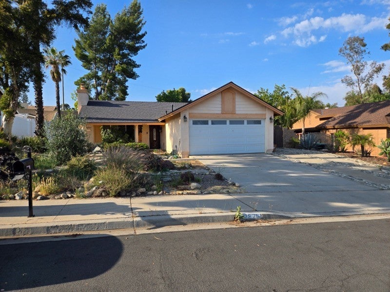 Photo of Listing #IV25097932