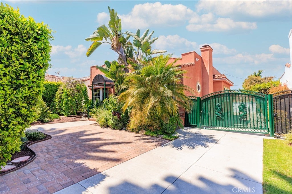 Photo of Listing #SR25097401