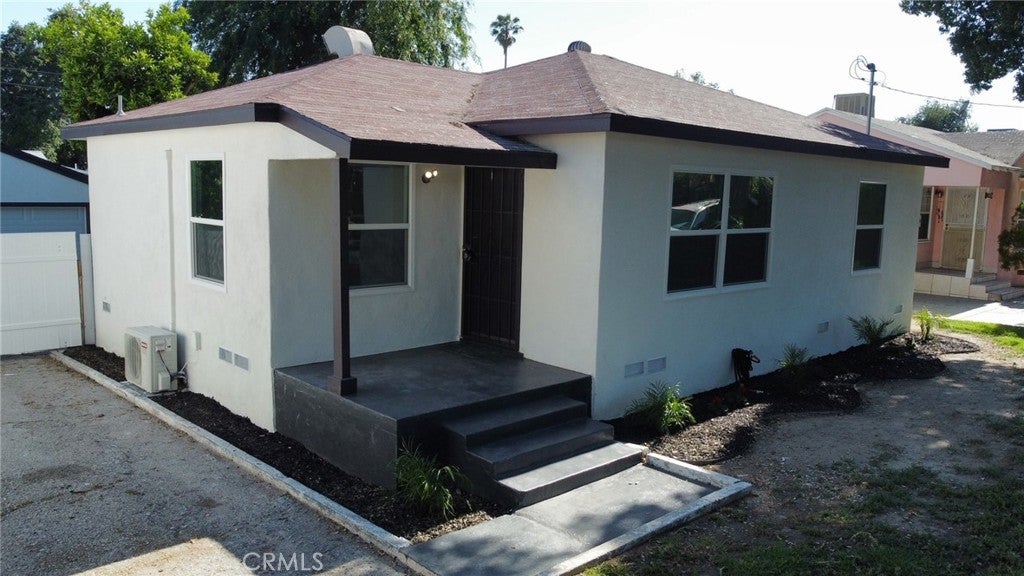 Photo of Listing #IV25098498