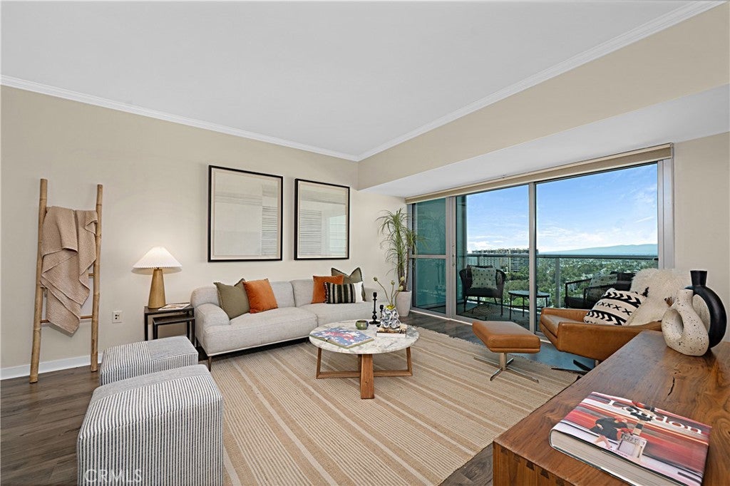 Photo of Listing #SB25098101