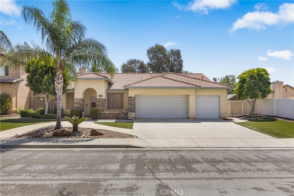 Photo of Listing #IV25098739