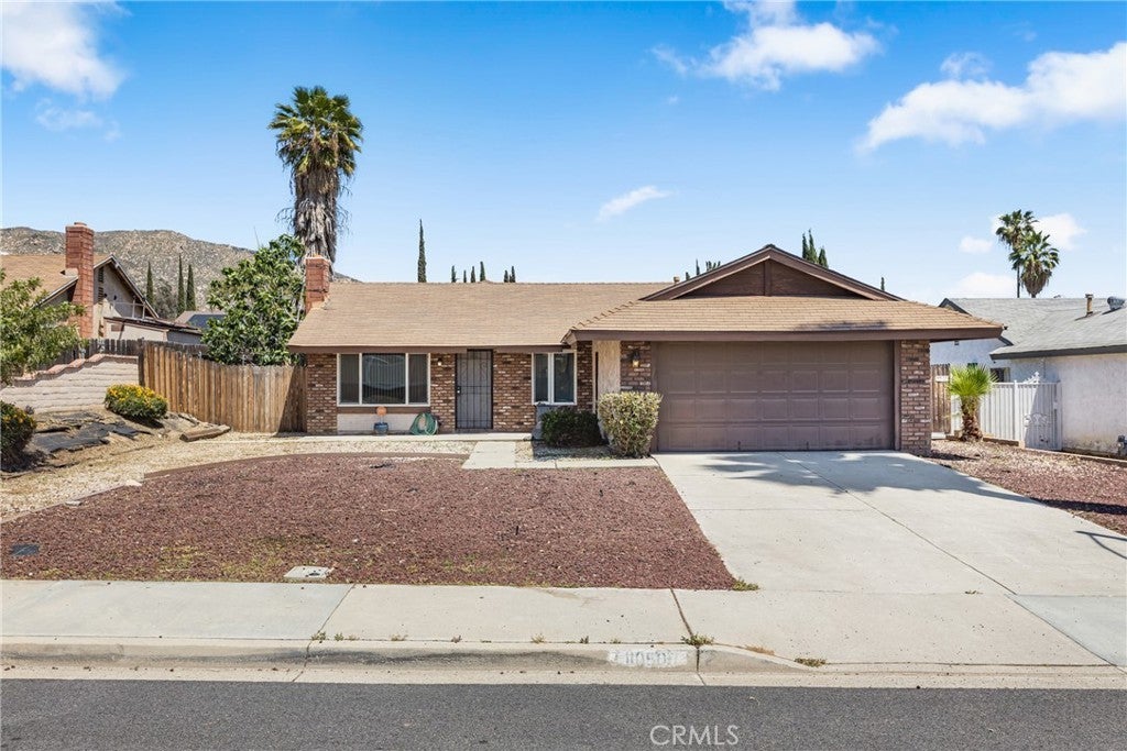 Photo of Listing #IV25098746