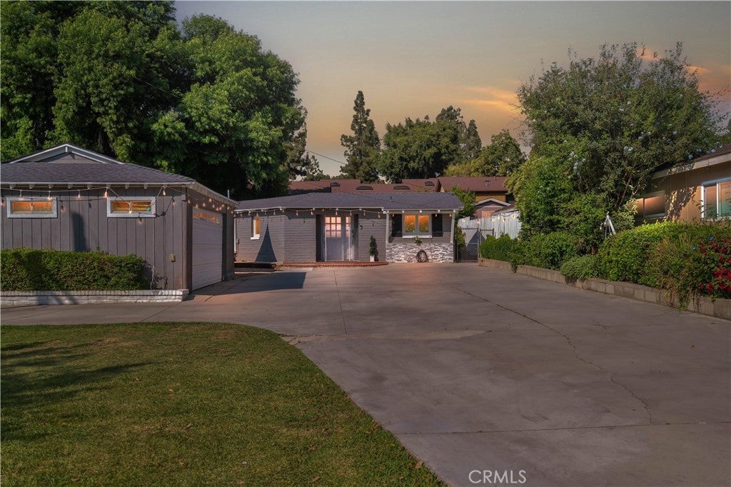 Photo of Listing #DW25098365