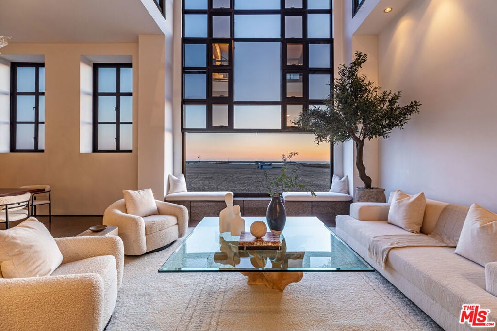 Photo of Listing #25532885