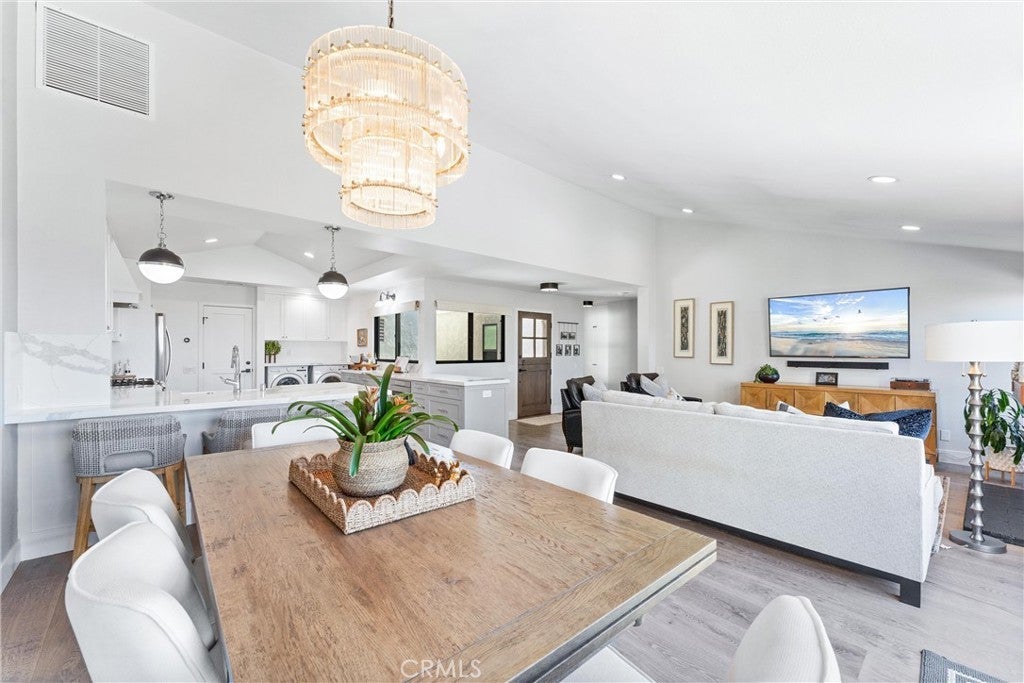 Photo of Listing #OC25099419