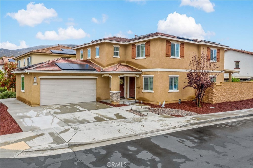 Photo of Listing #IV25092665