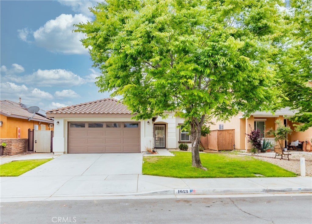 Photo of Listing #IV25098650