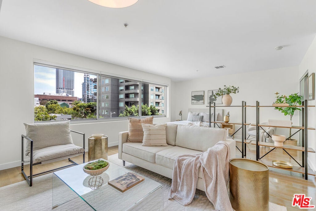 Photo of Listing #25534313