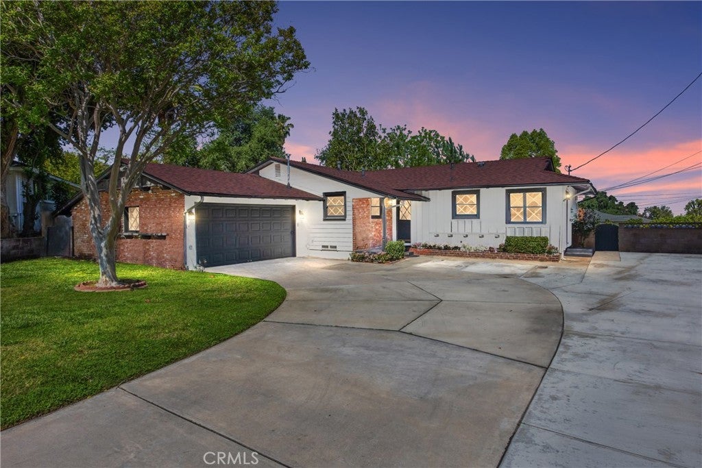 Photo of Listing #IV25099967