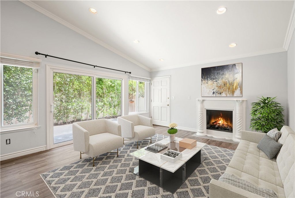 Photo of Listing #SR25099815