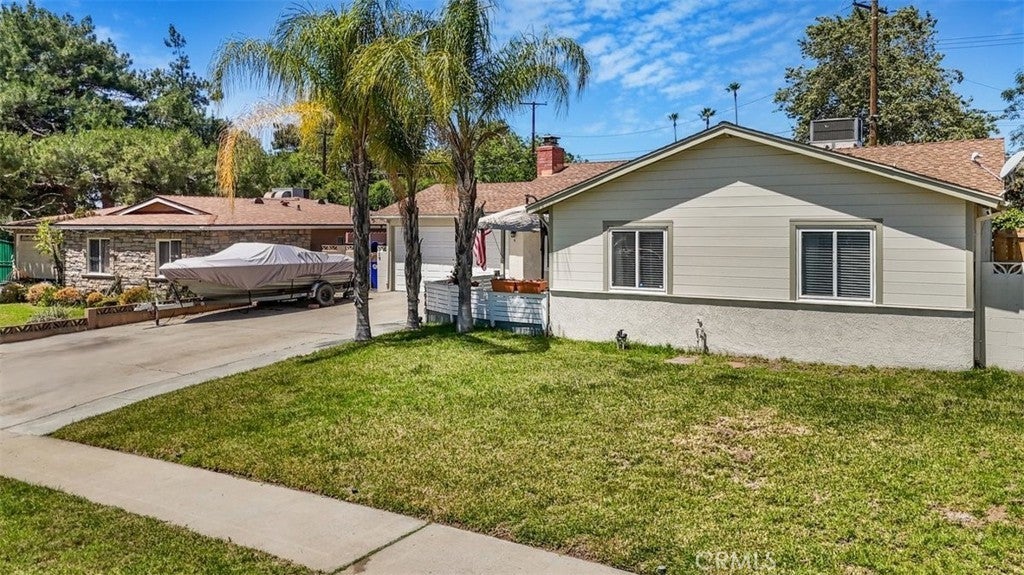 Photo of Listing #IV25099247