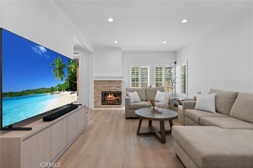 Photo of Listing #OC25100306