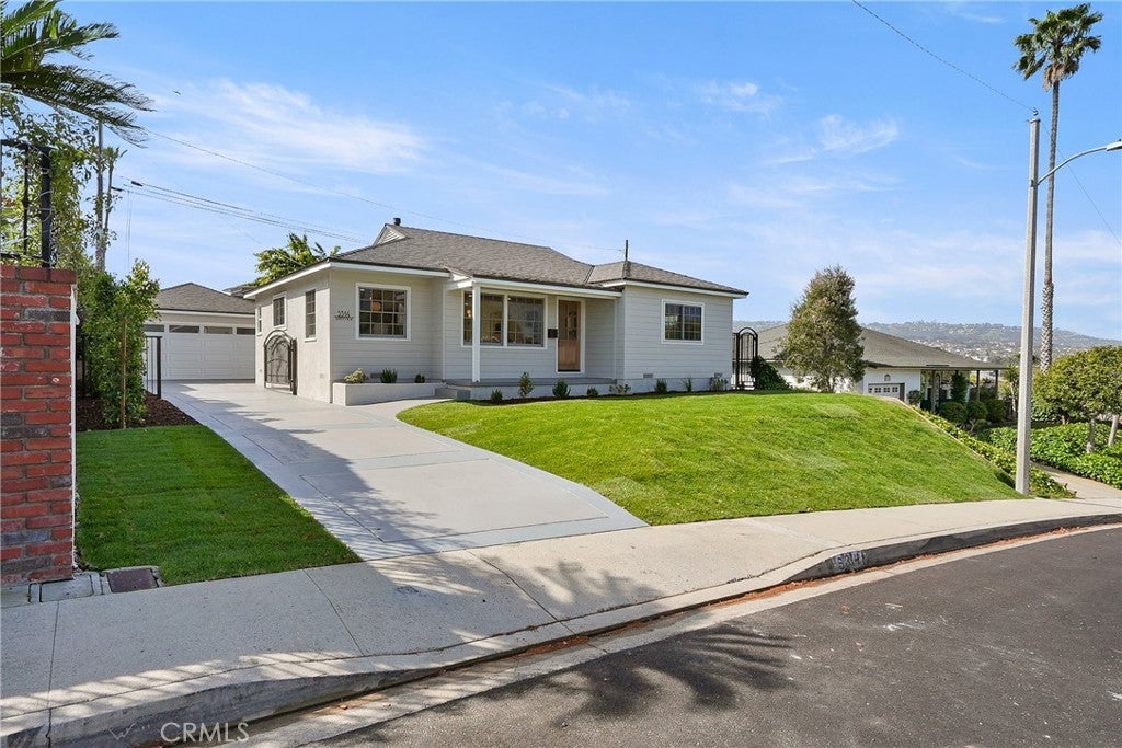 Photo of Listing #SB25100251