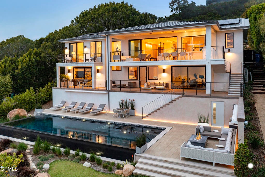 Photo of Listing #V1-29760