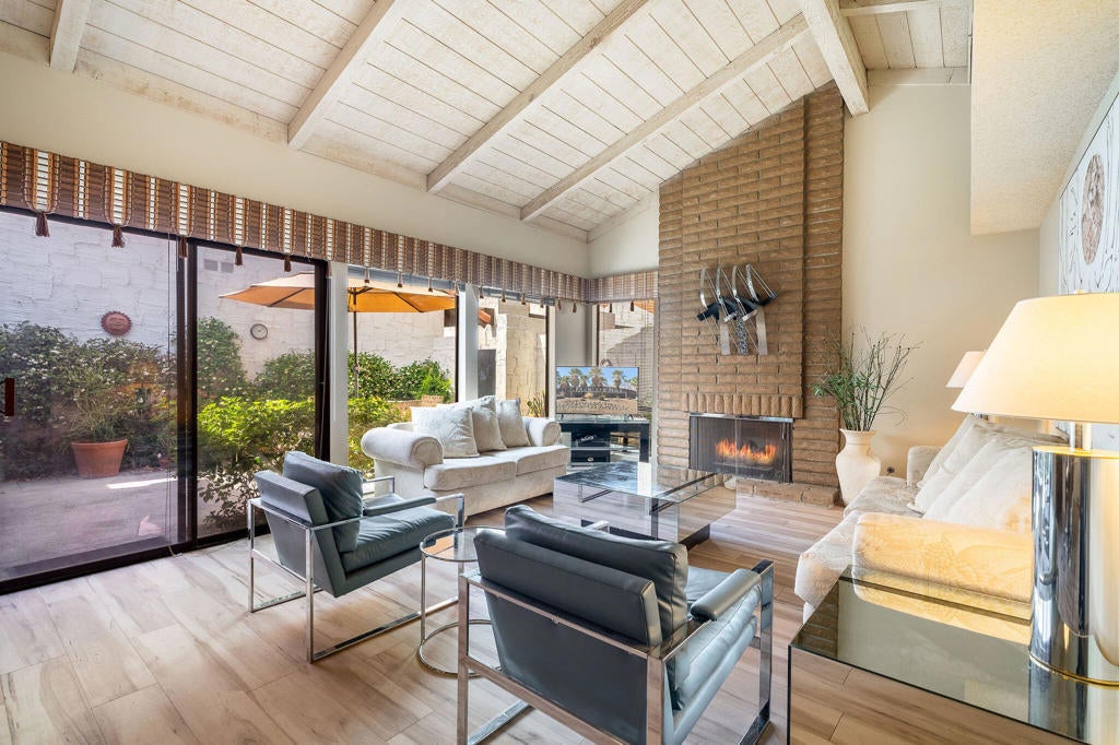 Photo of Listing #219129652DA