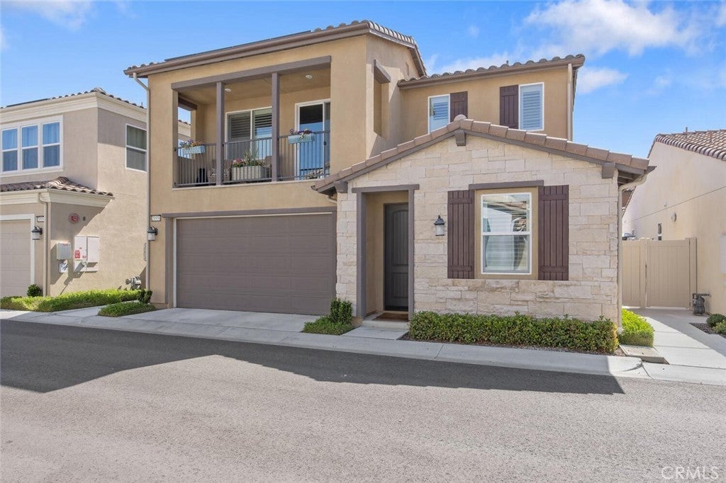 Photo of Listing #SR25100353