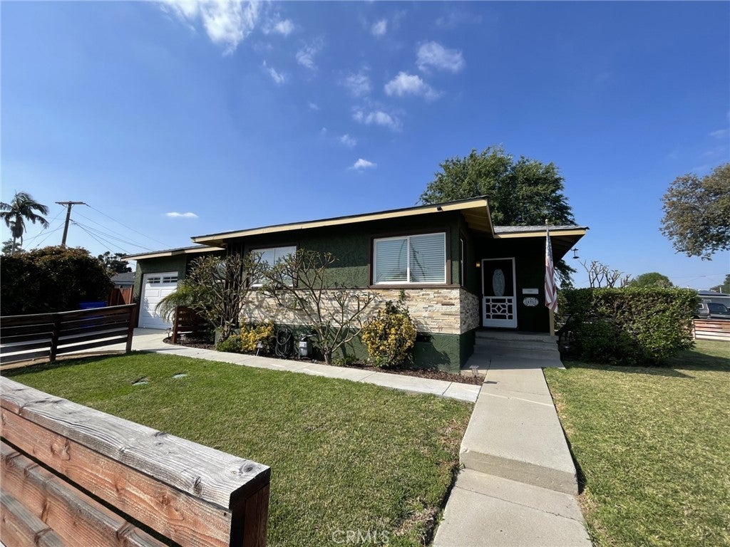 Photo of Listing #DW25100633