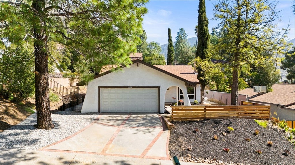 Photo of Listing #DW25100596