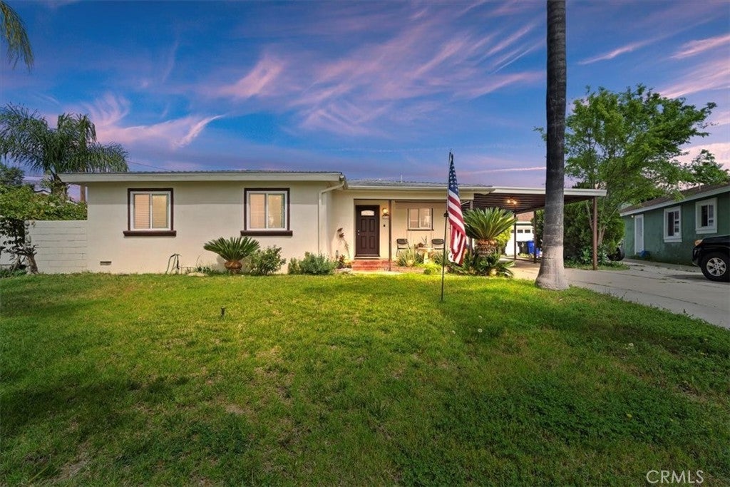 Photo of Listing #IV25099947