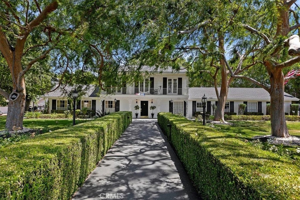 Photo of Listing #IV25100896