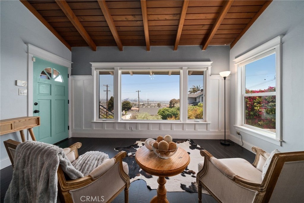 Photo of Listing #SB25100958