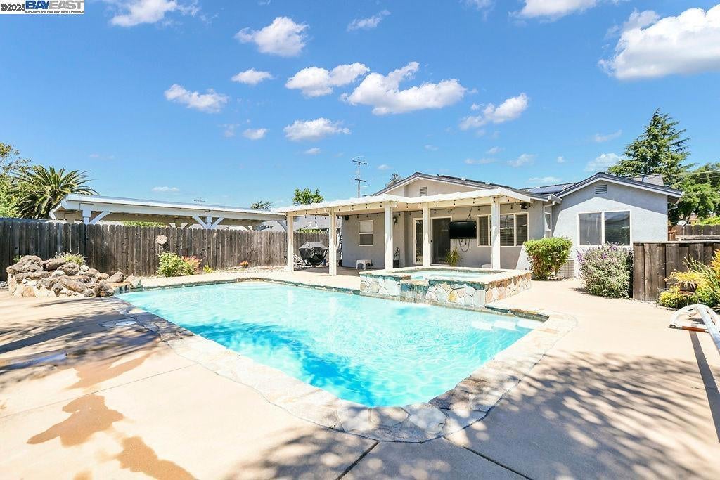 Photo of Listing #41096351