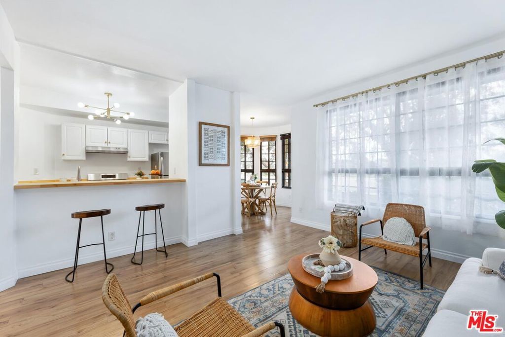 Photo of Listing #25530993