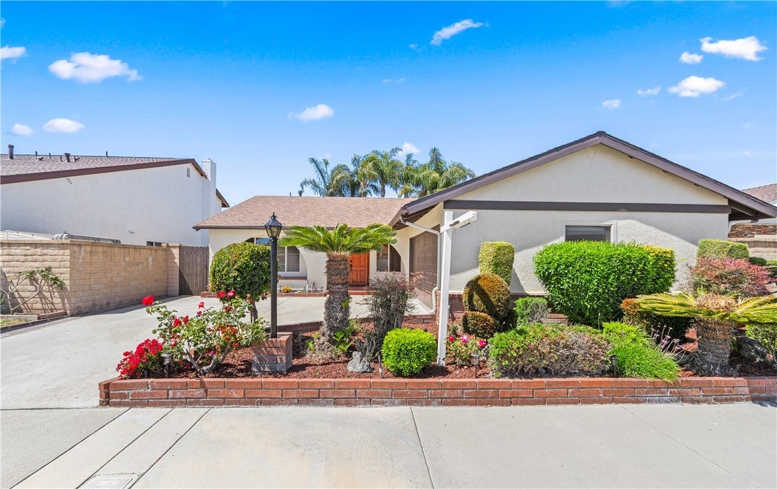 Photo of Listing #OC25101172