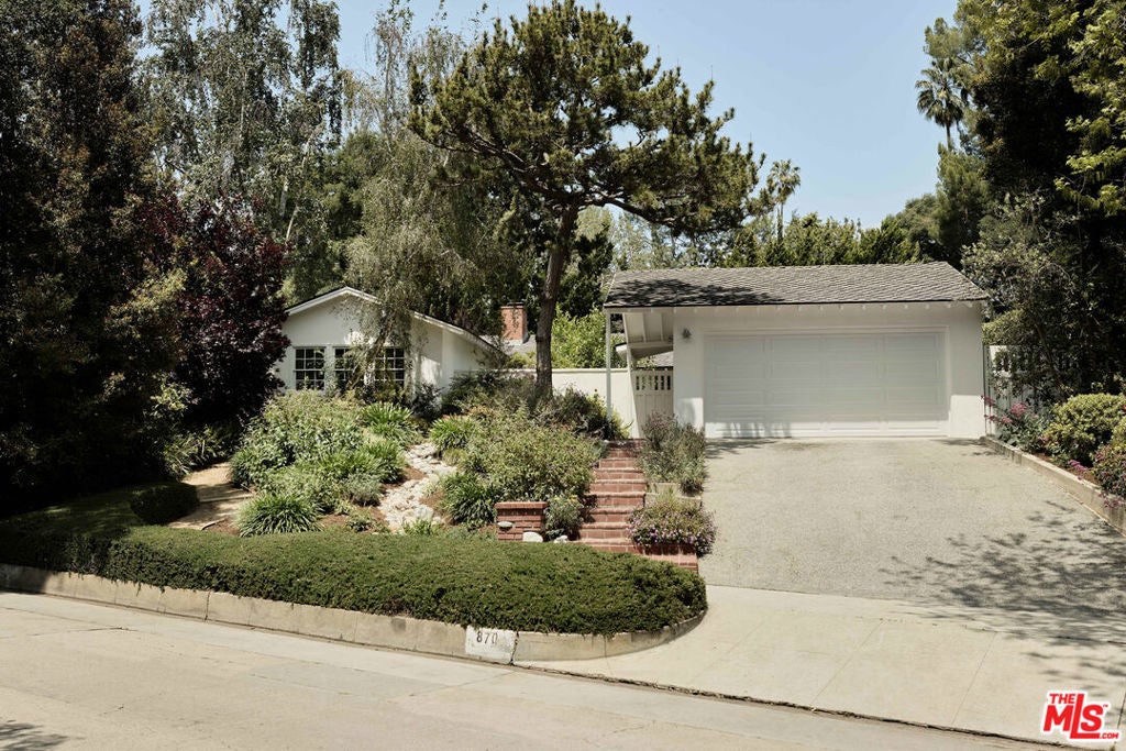 Photo of Listing #25532209