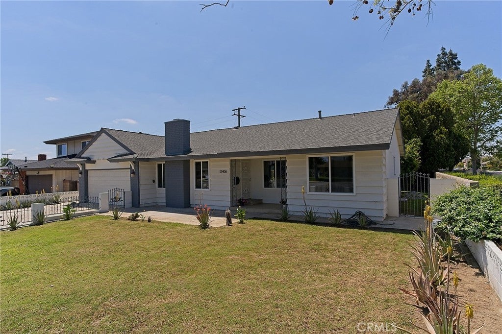 Photo of Listing #IV25099076