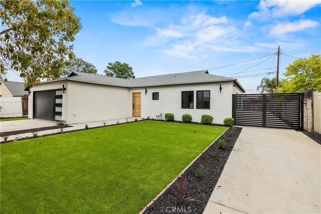 Photo of Listing #SR25100576