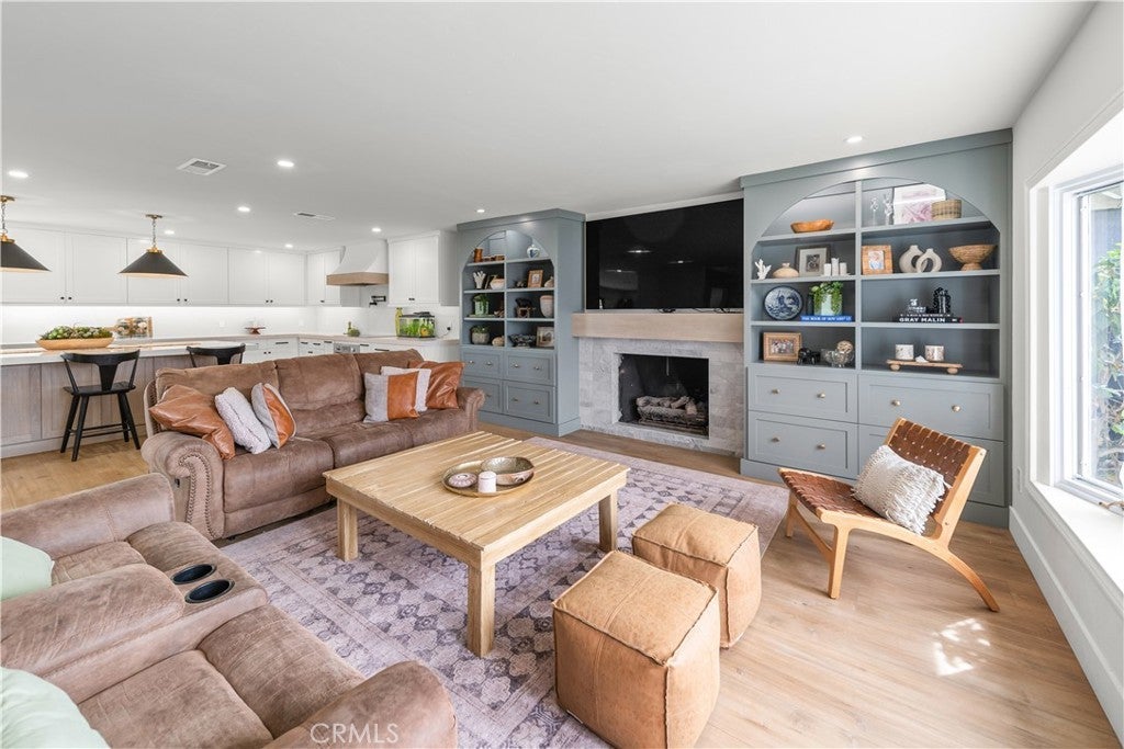 Photo of Listing #OC25100865