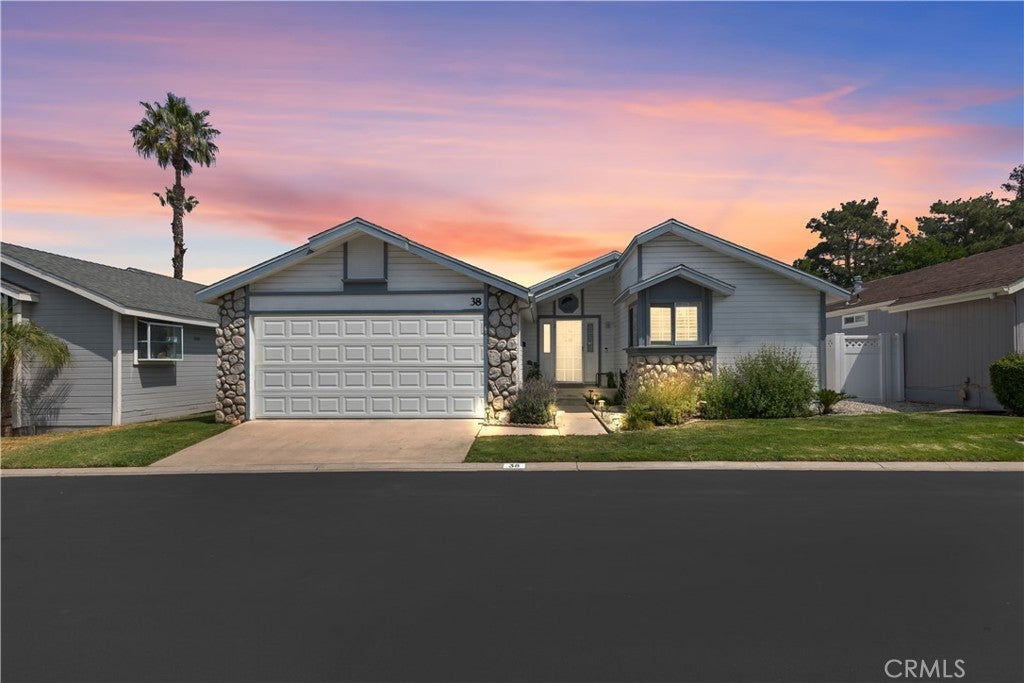 Photo of Listing #IV25101365