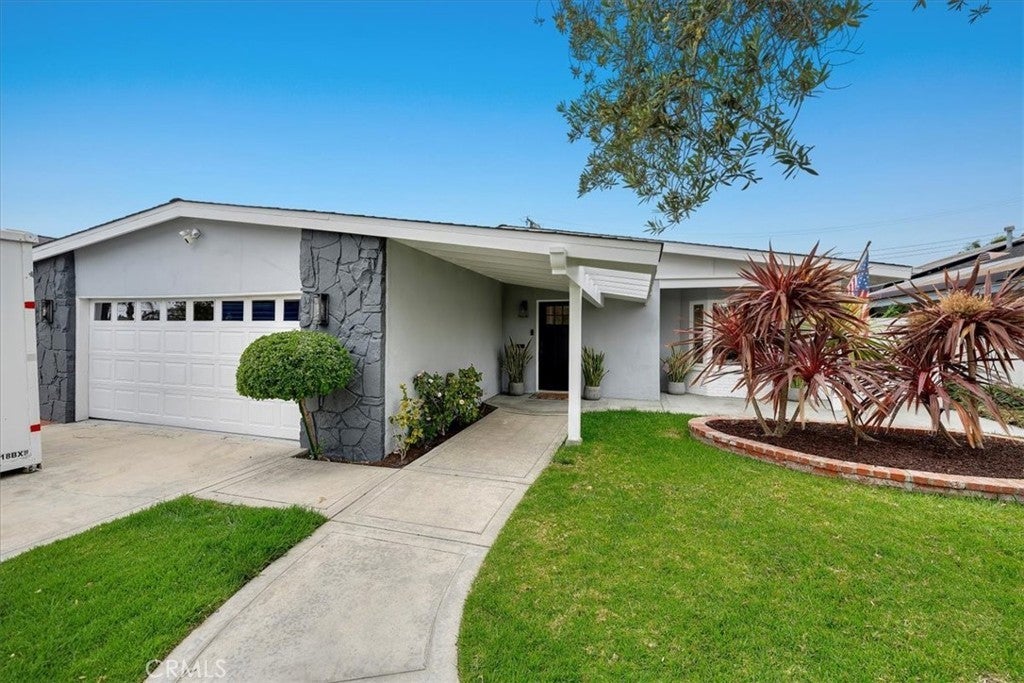 4215 Calle Mayor