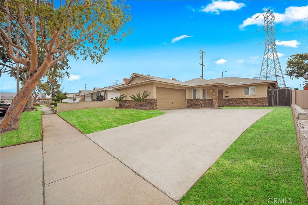 Photo of Listing #OC25101604