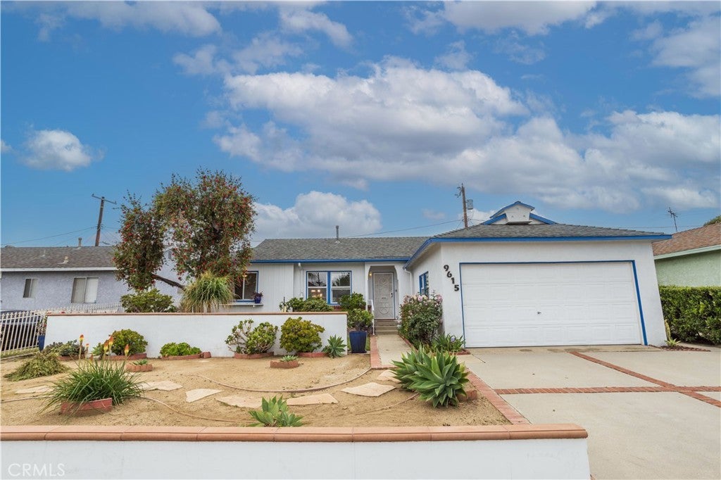 Photo of Listing #SR25101638