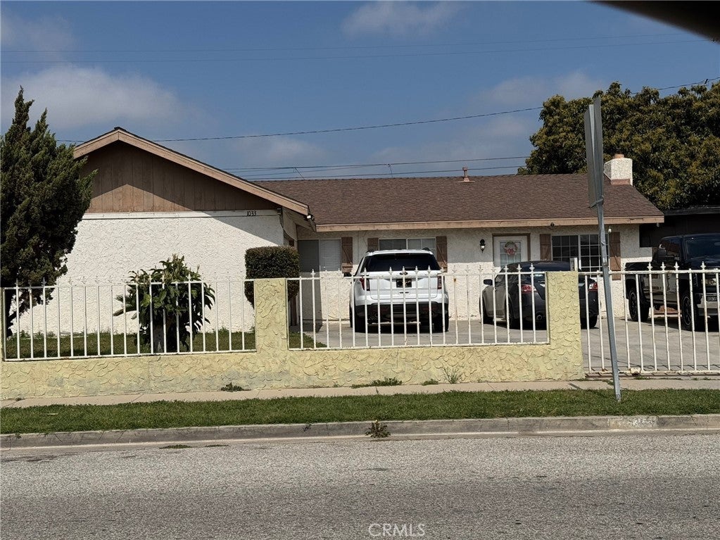 Photo of Listing #SR25101765