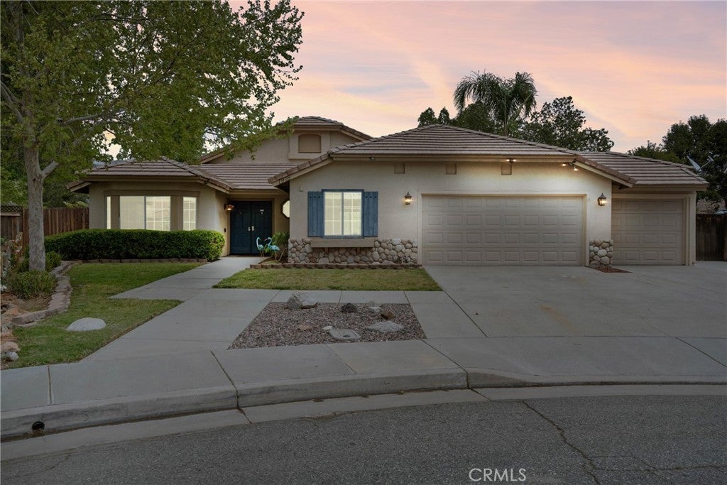 Photo of Listing #IV25095364