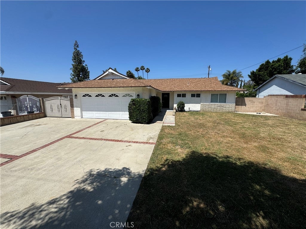 Photo of Listing #OC25101851